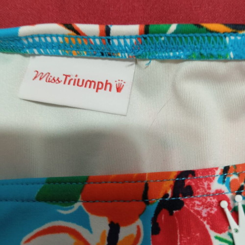 Triumph women's bikini set like new, size 70B top, S M bottom, colorful turquoise
