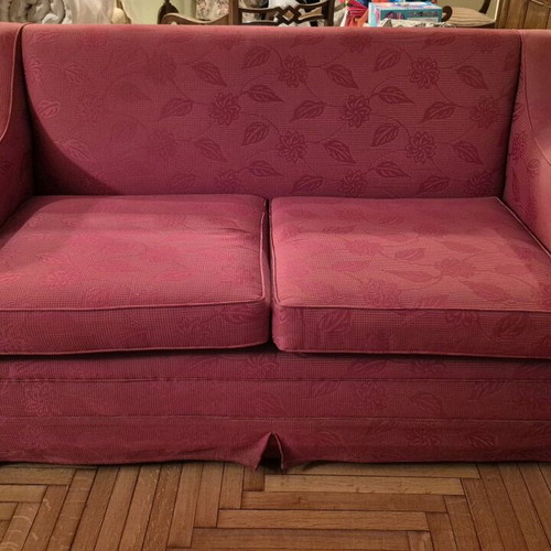 Two-seater sofa like new, length 143 cm, depth 80 cm