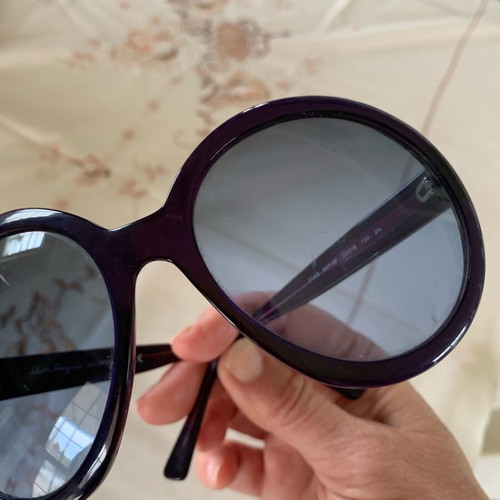 Salvatore Ferragamo sunglasses like new, black