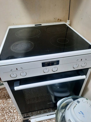 Simnens kitchen stove like new
