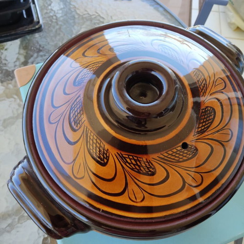 Clay pot with glossy finish, unused