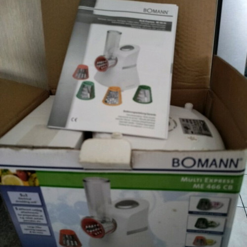 Bomann electric multi-cutter like new with 5 attachments