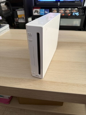 Nintendo Wii console used, GameCube compatible, no accessories