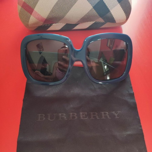 Burberry 4062 sunglasses petrol color like new