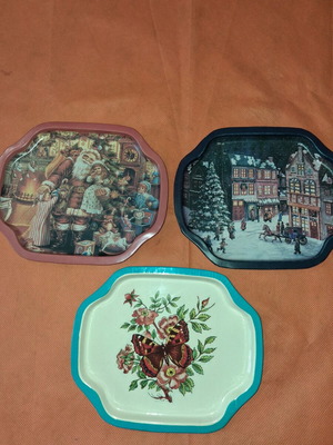 3 vintage metal trays 19.5×16cm, Christmas & butterfly theme, pack
