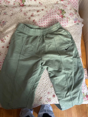 Nike φόρμα σαν καινούργια, unisex, μέγεθος M, πράσινη