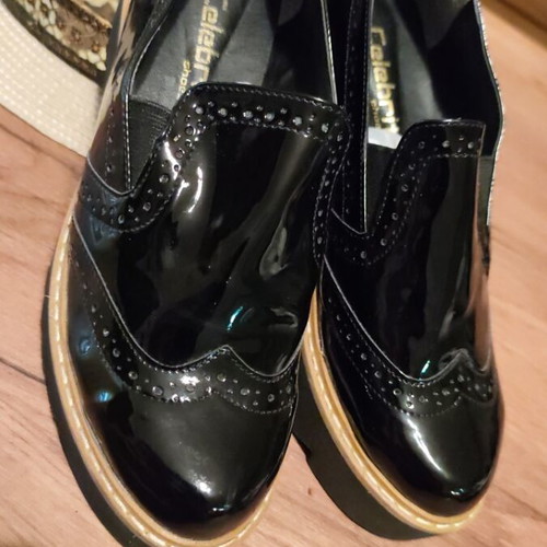 Loafers Celebrity black patent leather like new, size 38