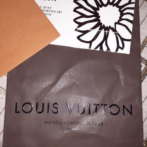 Paper bags and envelope like new, Louis Vuitton, Dior, 5526, 19V69