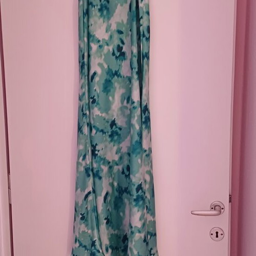 Mix & Match satin maxi skirt green, like new