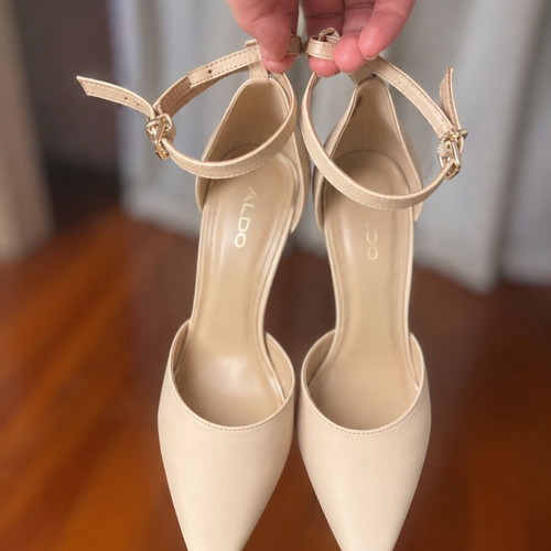 Aldo leather nude pumps with ankle strap size 35 like new