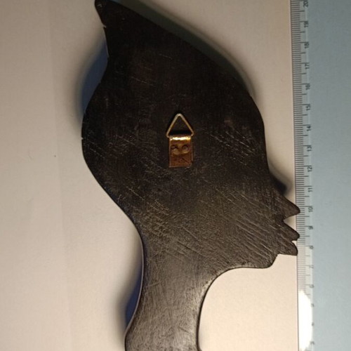African art decorations used, pack with damage