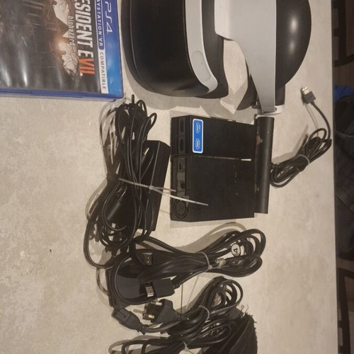 Sony VR PS4 headset used with cables and one game