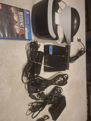 Sony VR PS4 headset used with cables and one game