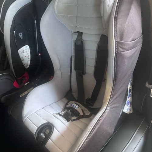 Chicco child car seat with adjustable recline used (no ISOFIX)