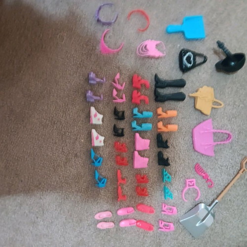 Barbie set used with 6 dolls, bicycle, pool and accessories