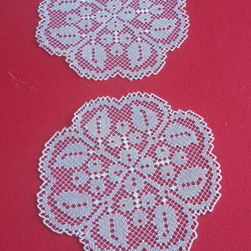 Filet lace doilies, handmade, vintage 1950s from Tinos
