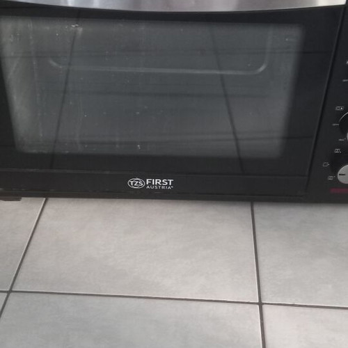 First Austria oven with 2 hotplates