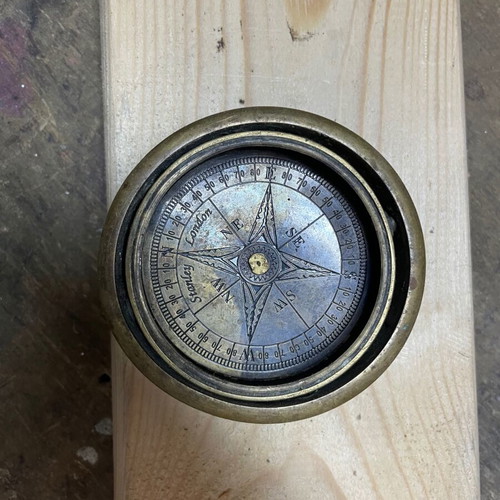Old compass like new for collectors