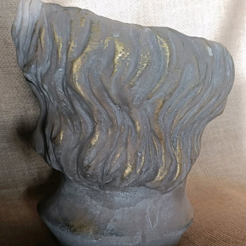 Decorative Face Planter sculpture like new with gold patina