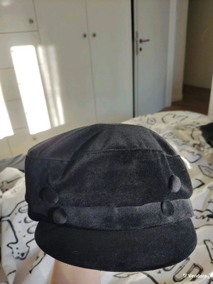 Zara velvet beret hat like new, black, size S