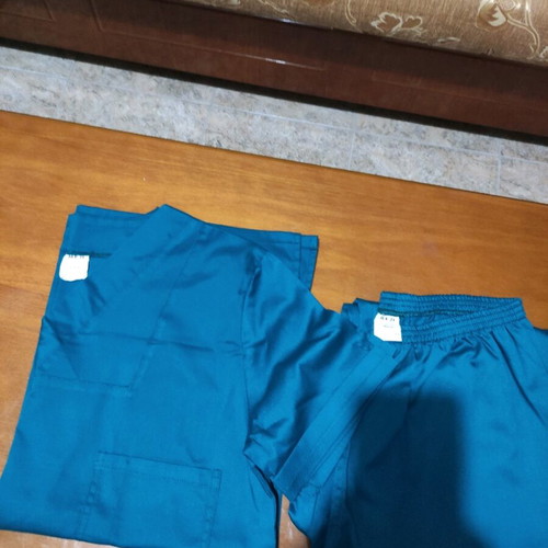 Medical uniform like new, green short-sleeve top and pants size medium