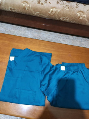 Medical uniform like new, green short-sleeve top and pants size medium