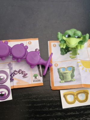 Lot of frog figures with accessories