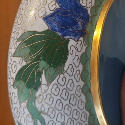 Κινέζικο διακοσμητικό μπολ cloisonné σαν καινούργιο με φυτικά μοτίβα και επίχρυσα