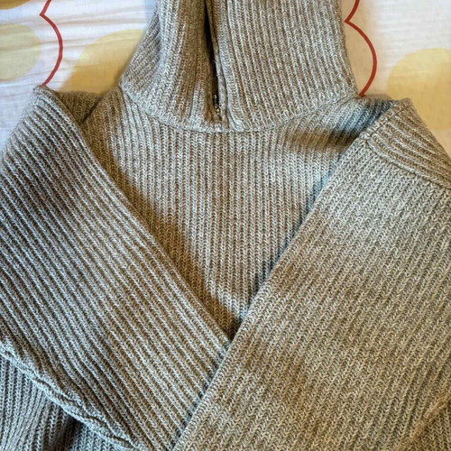 Women's knitted sweater like new, size L-XL, beige