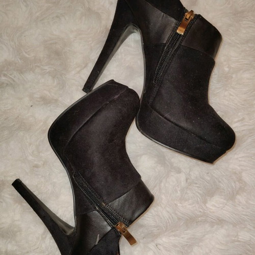 Black pumps like new, size 38, heel 12.5 cm