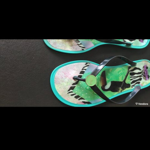 Axel flip-flops size 39 multicolored, like new