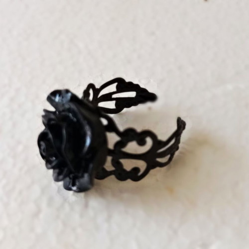 Ring with black rose new