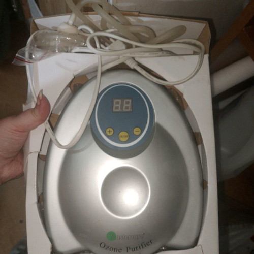 Ozone purifier like new, older model
