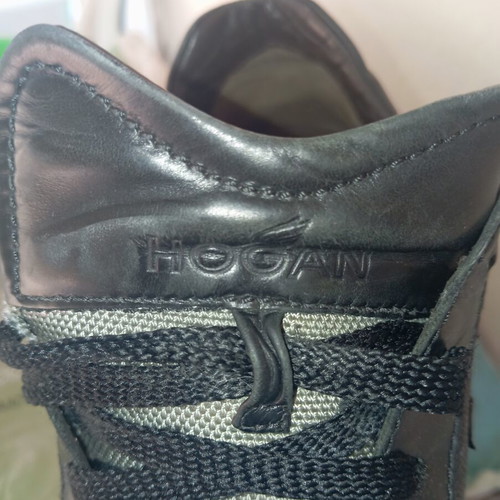 Hogan sneakers size 11 (45) like new, black