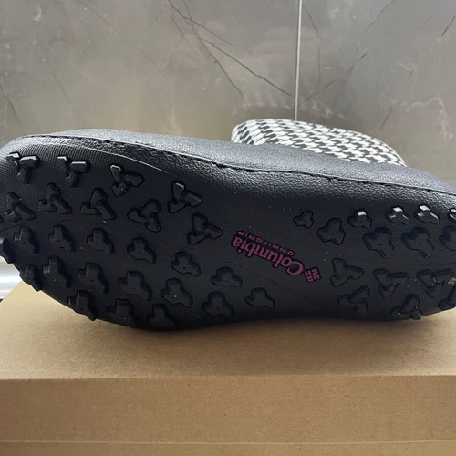 Columbia women's waterproof boots size 39 new, black white