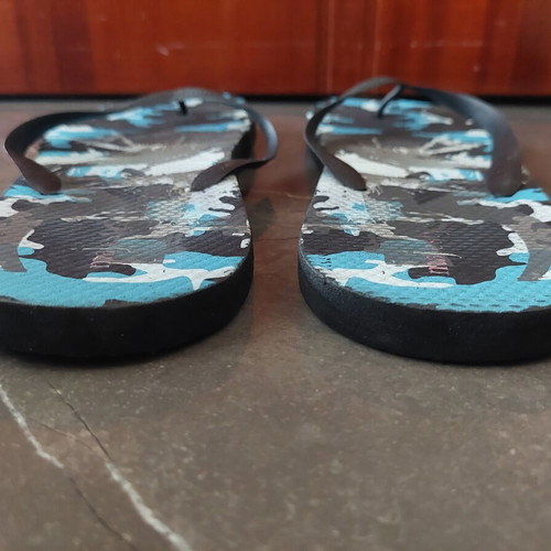 Majesty flip flops camo pattern size 44/45 like new