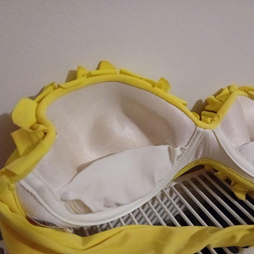 Yellow bikini like new, size medium