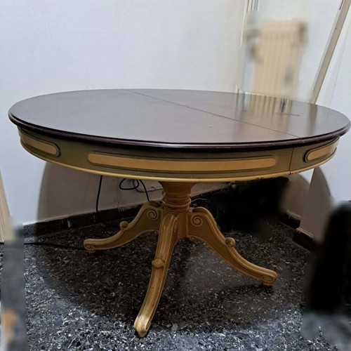 Round Mahogany Solid Dining Table used with Two Extension Leaves