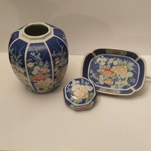 Vintage porcelain vase with lid and plate ECHO like new