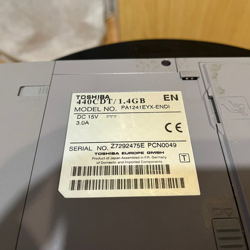 Toshiba 440 CDT computer with Windows 98 Second Edition like new
