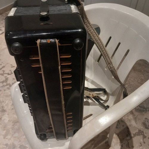 Weltmeister Stella 60 accordion, 60 bass, made in Germany