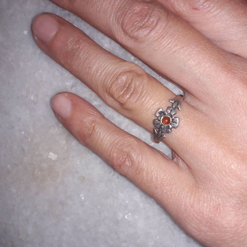 Silver ring flower design like new with 950 hallmark
