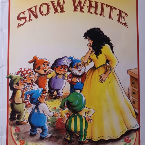 Snow White book like new, English