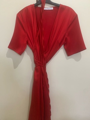 Mind Matter φόρεμα κιμονό σε Medium σαν καινούργιο, κόκκινο