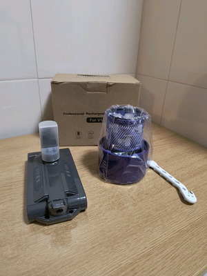 Dyson V10 Батерия Нова с Аксесоари