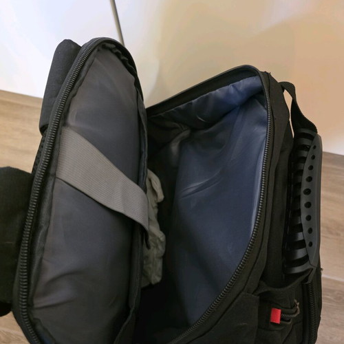 CsaxeKecna backpack new, black with red details