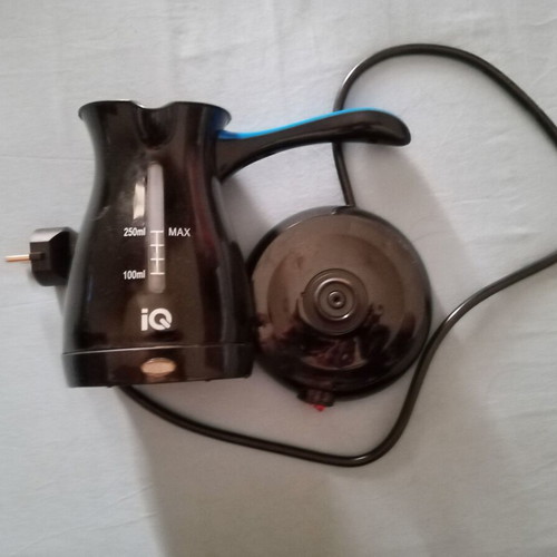 IQ electric briki 450W 300 ml black for 4 cups, like new