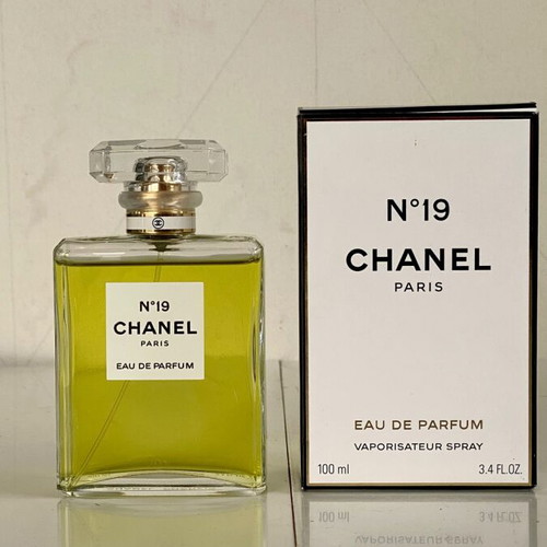 Chanel No 19 Eau de Parfum 100 ml σαν καινούργιο