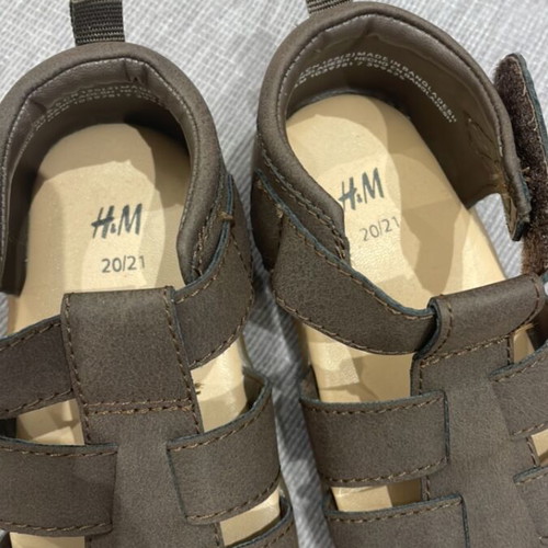 H&M baby sandals size 20-21 new