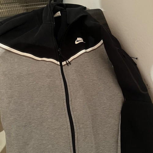 Nike Tech jacket like new, black and grey